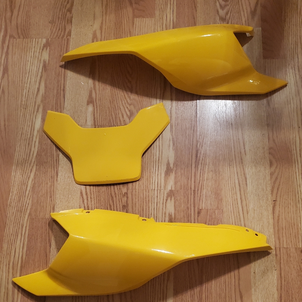 YELLOW  CAM-AM RYKER PANELS AND HOOD